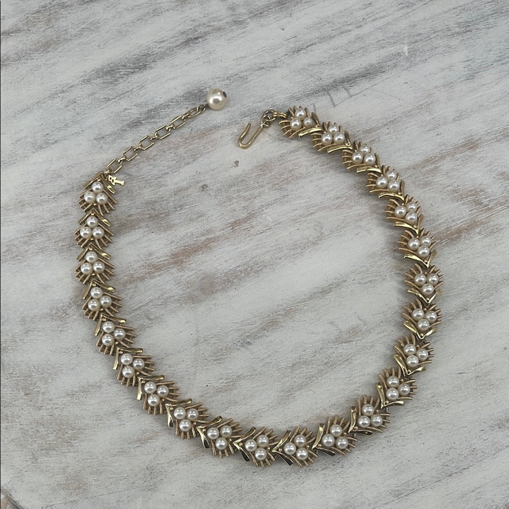 Vintage Crown Trifari Gold Tone and Pearl Necklace